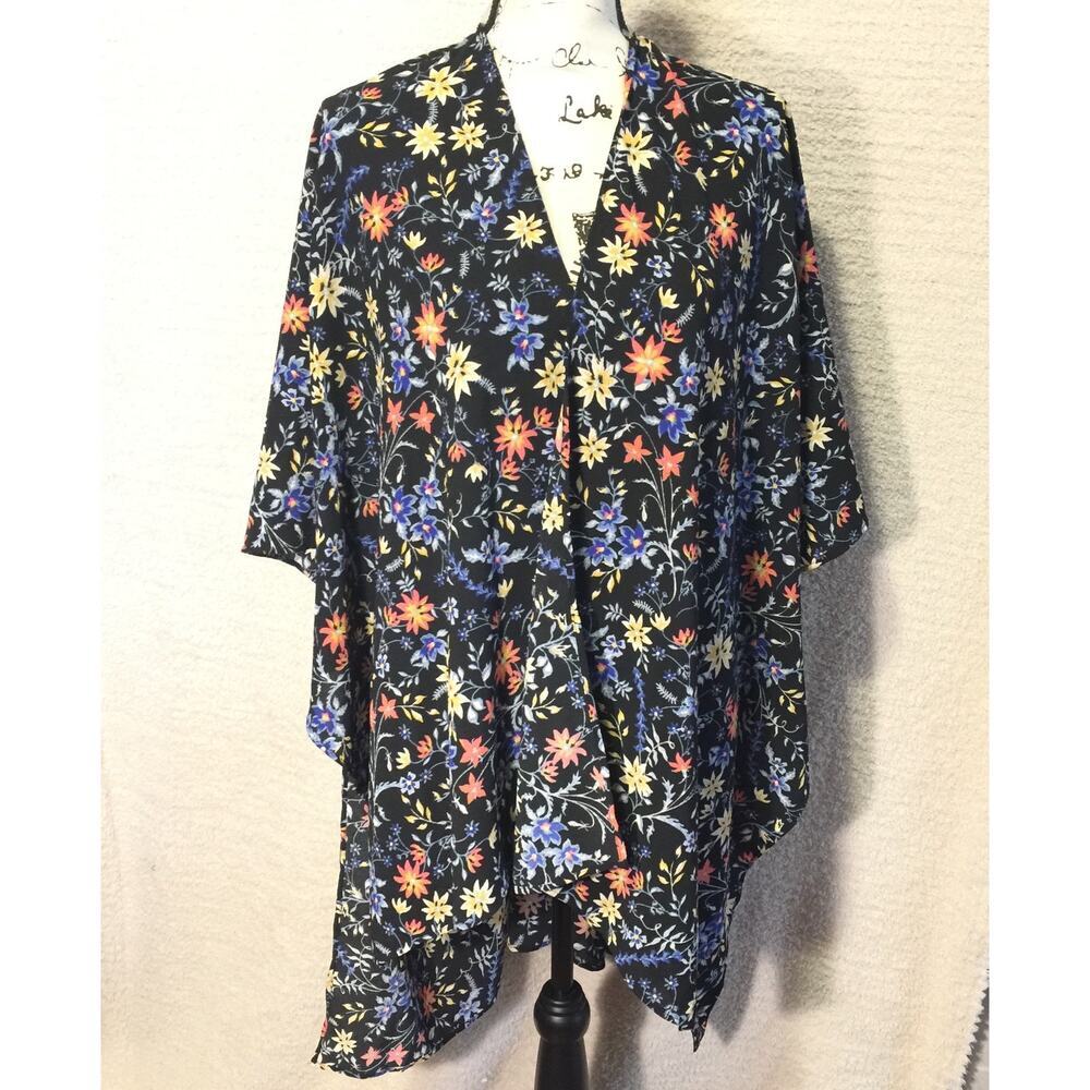 Time and Tru one size Black Floral printed layering piece NWT